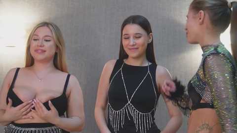 Media: sexxxsirens Chaturbate 2025-03-03 11:07:00