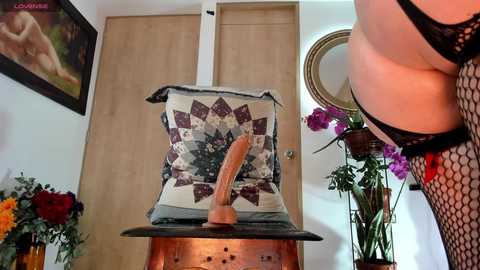 little_izzi @ chaturbate on 20250307