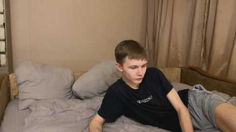 eveandrobert @ chaturbate on 20250308