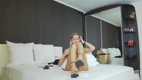 hefner_girl @ chaturbate on 20250311
