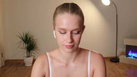 ella_twinkle @ chaturbate on 20250526