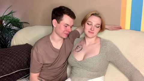 julielourens @ chaturbate on 20250526