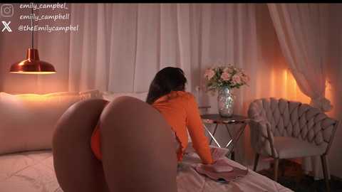 Media: emiilycampbell Chaturbate 2025-05-27 00:34:00