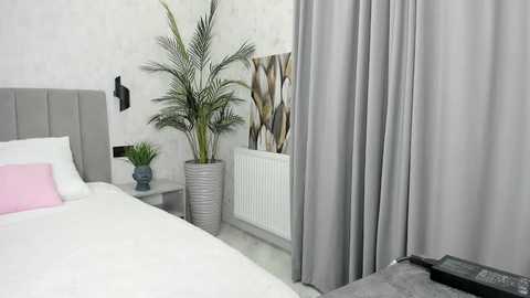 flooora_0 @ chaturbate on 20250527