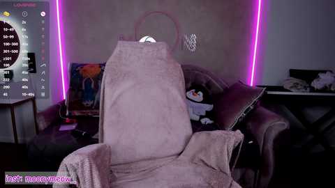 lika_moon @ chaturbate on 20250528