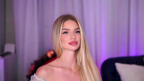 nicolesarahx @ chaturbate on 20250529