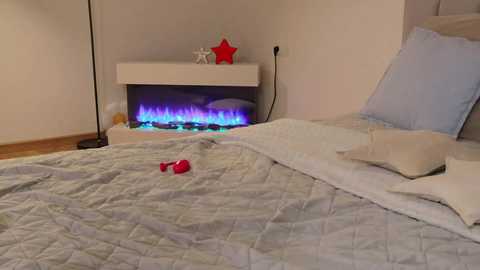 ella_twinkle @ chaturbate on 20250602