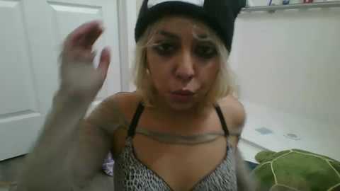 aperolbunny @ chaturbate on 20250603