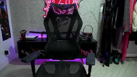 altsofie @ chaturbate on 20250605