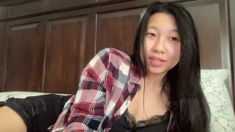 hiddenr0se @ chaturbate on 20250606