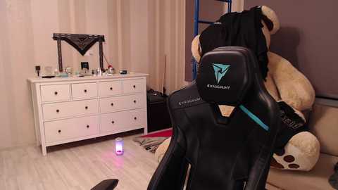 teddy_mode @ chaturbate on 20250606