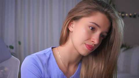 little_poetry @ chaturbate on 20250610