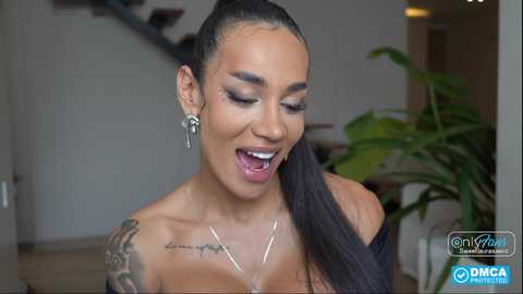 sweetlaurasaenz @ chaturbate on 20250615