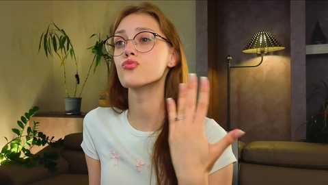Media: lynnaappling Chaturbate 2025-06-17 19:07:00