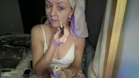 Media: mollyharttt Chaturbate 2025-06-17 18:07:00