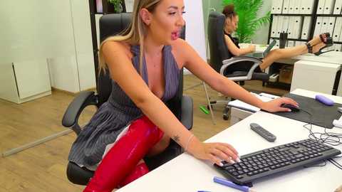 Media: babesgowild Chaturbate 2025-06-18 05:37:00