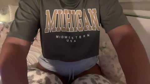 Media: carmelcrush Chaturbate 2025-06-18 08:00:00