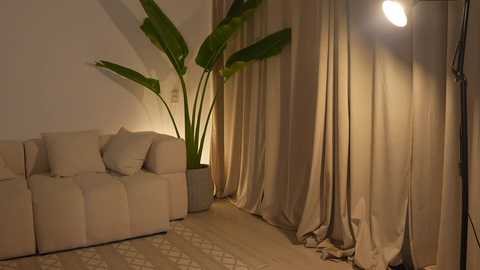 Media: ellelure_ Chaturbate 2025-06-18 03:06:00