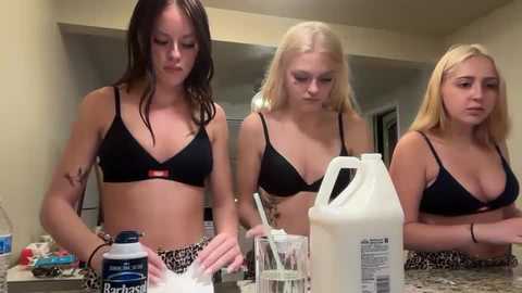 Media: kenziesmithh Chaturbate 2025-06-18 06:33:00