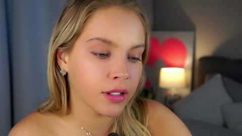 Media: lipswithsmileonthem Chaturbate 2025-06-18 07:47:00