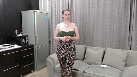 Media: lonnabudd Chaturbate 2025-06-18 20:05:00
