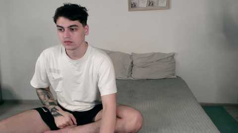 Media: loyliksi Chaturbate 2025-06-18 21:54:00