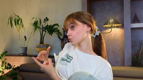 Media: lynnaappling Chaturbate 2025-06-18 15:32:00