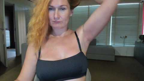 Media: roxxxco Chaturbate 2025-06-18 19:50:00