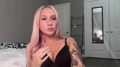 Media: stellacorbet Chaturbate 2025-06-18 05:45:00