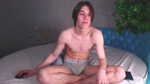 Media: ethanames Chaturbate 2025-06-19 04:38:00