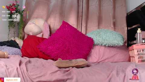 stephanie_golden @ chaturbate on 20250622