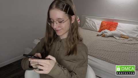 Media: lowress Chaturbate 2025-06-24 01:54:00