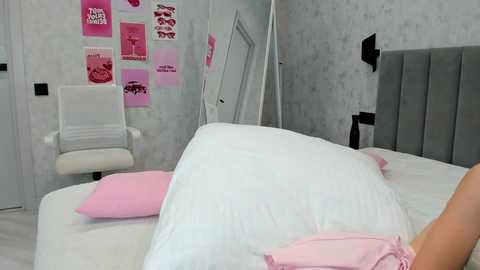 poopl_18 @ chaturbate on 20250624