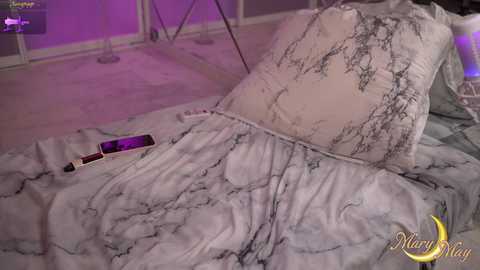 Media: marylunamay Chaturbate 2025-06-25 07:27:00