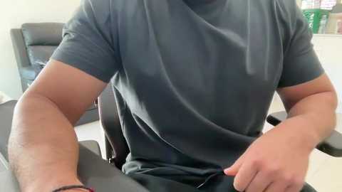 Media: weaponx1 Chaturbate 2025-06-26 02:25:00