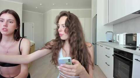 Media: fox_beauty Chaturbate 2025-06-27 07:00:00