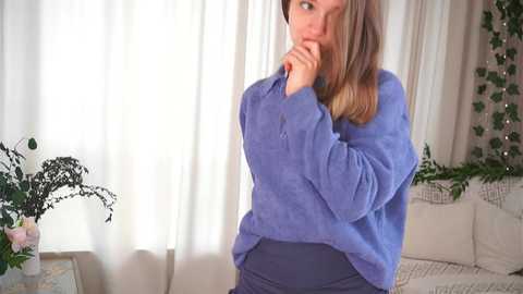 little_poetry @ chaturbate on 20250627
