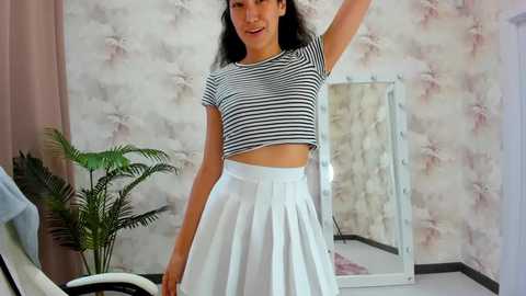 Media: kira_lilian Chaturbate 2025-06-28 08:42:00