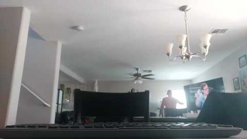 Media: shwmeyours Chaturbate 2025-06-28 18:31:00