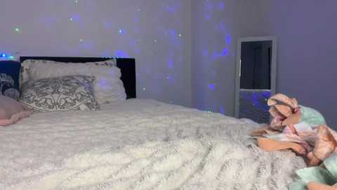 Media: staceyluvvv Chaturbate 2025-07-02 00:02:00