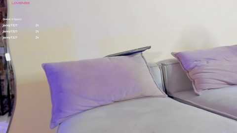 Media: vahl__ Chaturbate 2025-07-02 05:10:00