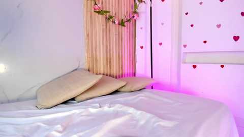 Media: emmaclark_1 Chaturbate 2025-07-03 01:32:00