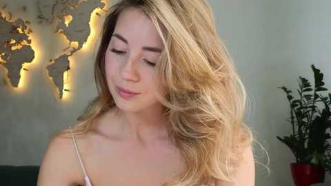 Media: emmi_rosee Chaturbate 2025-07-03 11:18:00