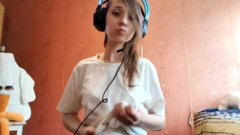 Media: lucy_blush Chaturbate 2025-07-03 14:32:00