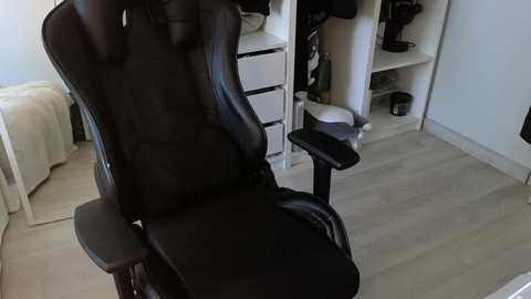 Media: sw33theart_b0y Chaturbate 2025-07-03 05:33:00