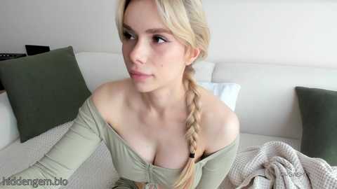 _hidden_gem_ @ chaturbate on 20250704