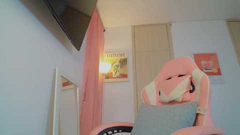emmily_forever @ chaturbate on 20250707