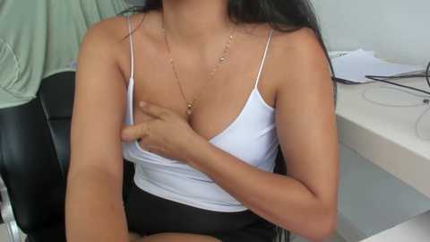 emillybrowm @ chaturbate on 20250708