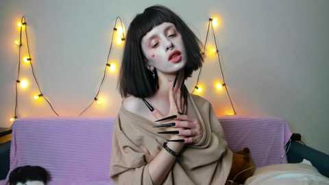 Media: flowerofsin2001 Chaturbate 2025-07-12 19:10:00