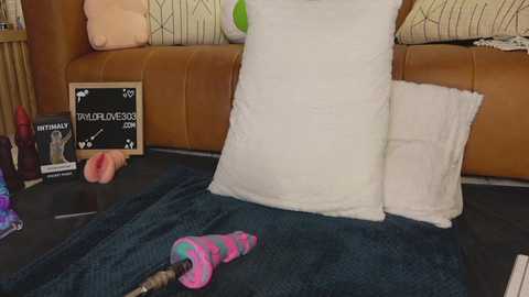 taylor_love_303 @ chaturbate on 20250712